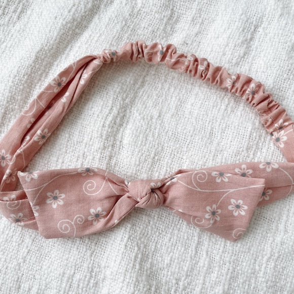 Pink floral headband - Picture 4 of 6